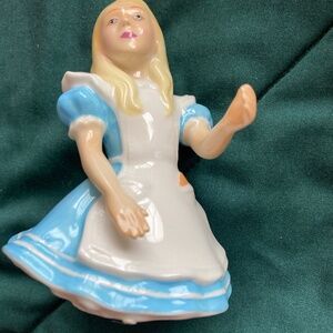 Alice in Wonderland Department 56 Candle Crowns Collection